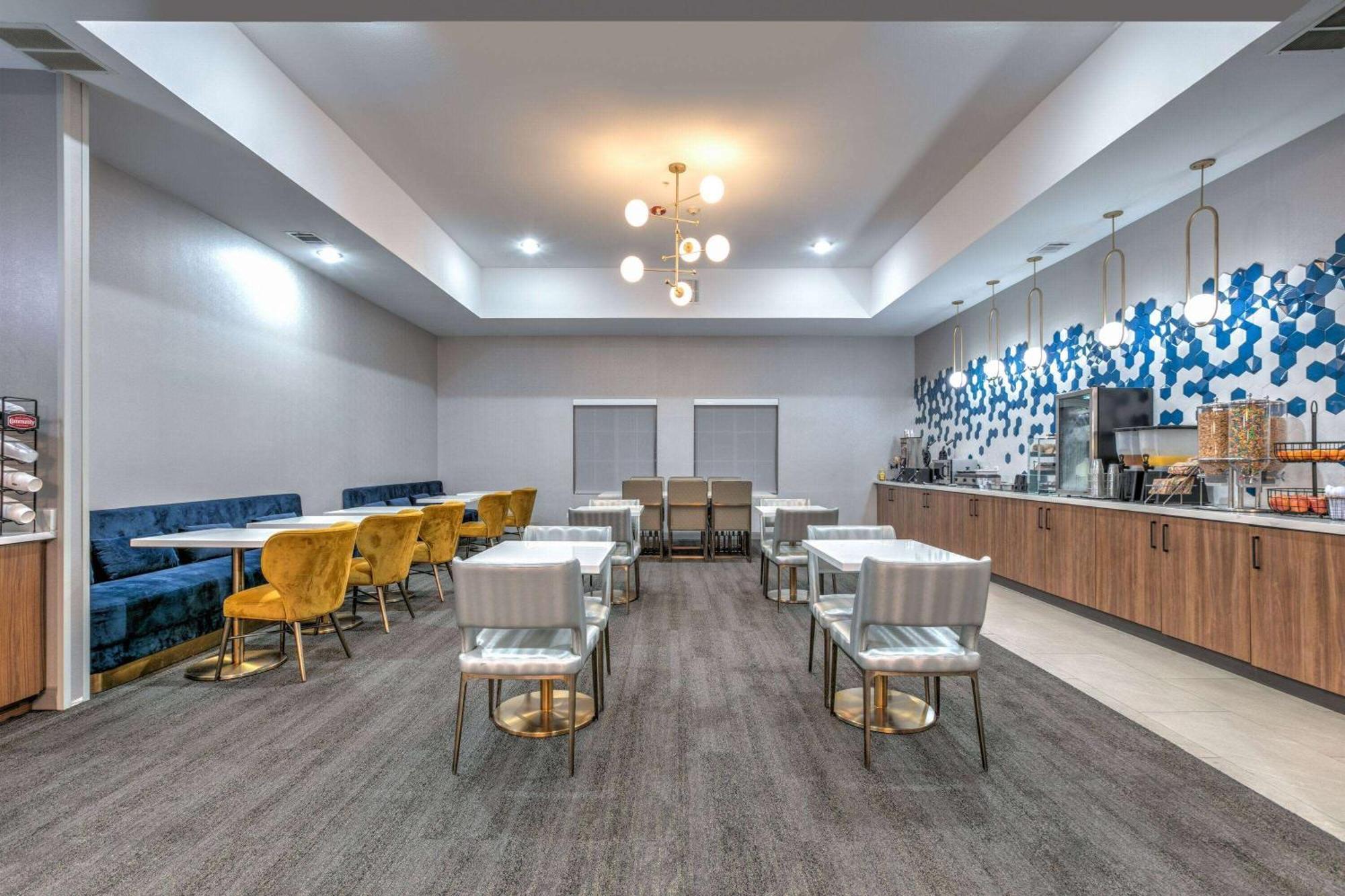 La Quinta By Wyndham Decatur Hotel Екстериор снимка