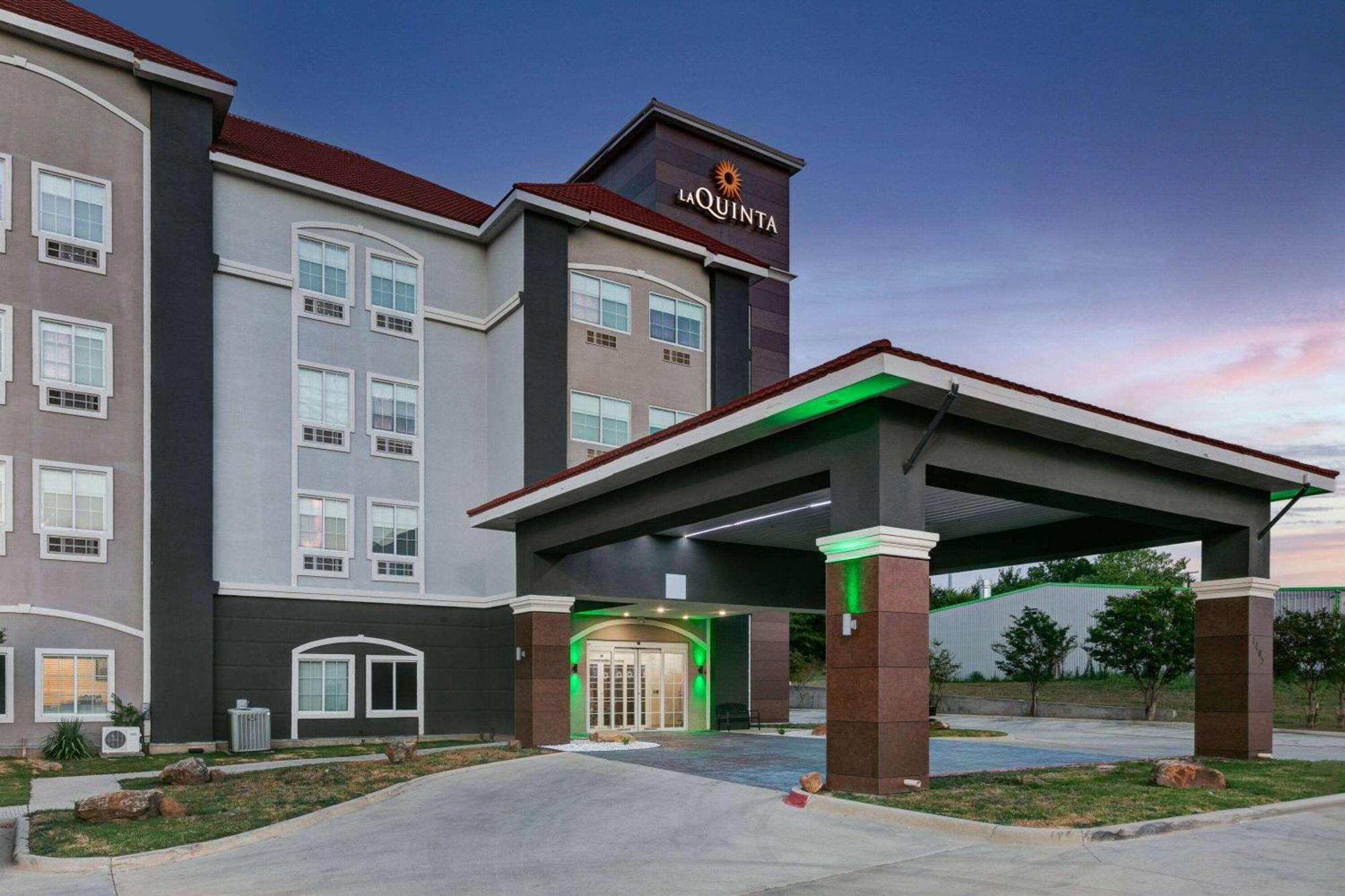 La Quinta By Wyndham Decatur Hotel Екстериор снимка